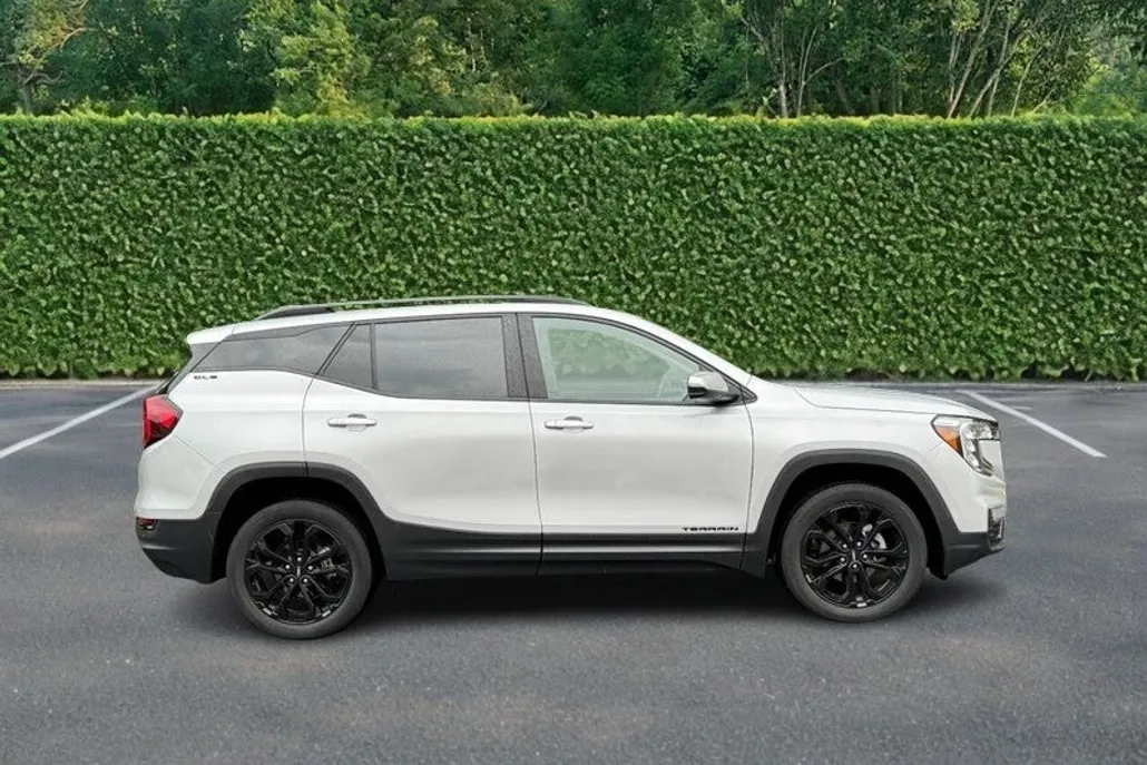 2022 Gmc Terrain SLE photo 1