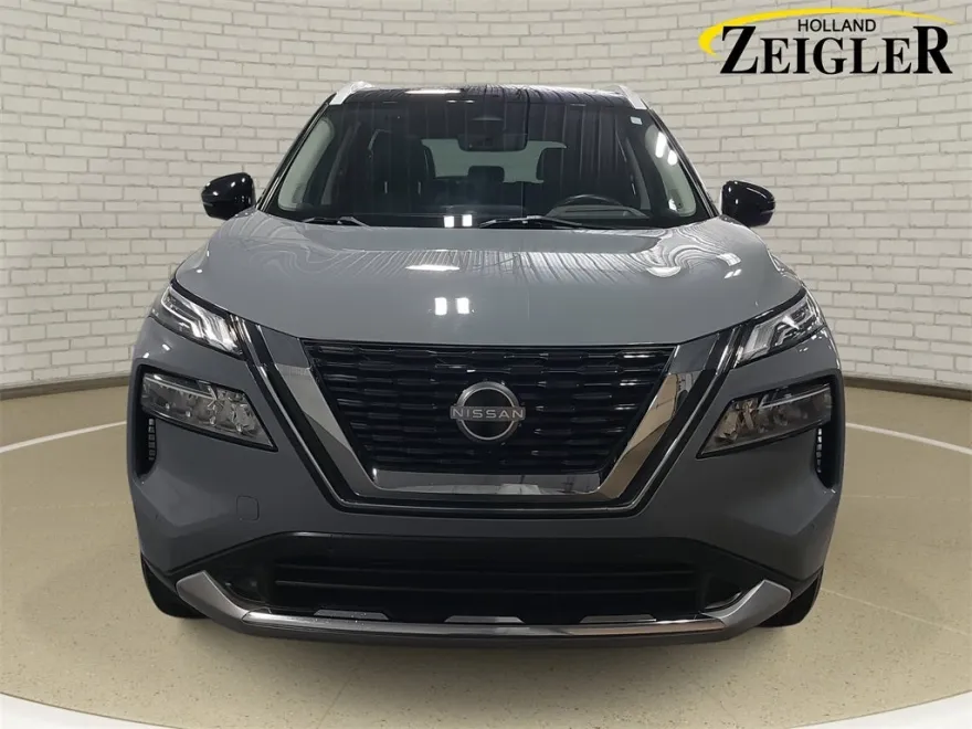 2023 Nissan Rogue Platinum photo 1
