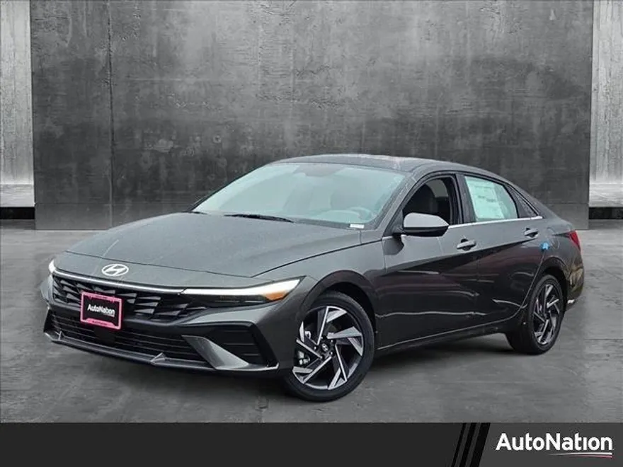 2025 Hyundai Elantra SEL Convenience photo 1