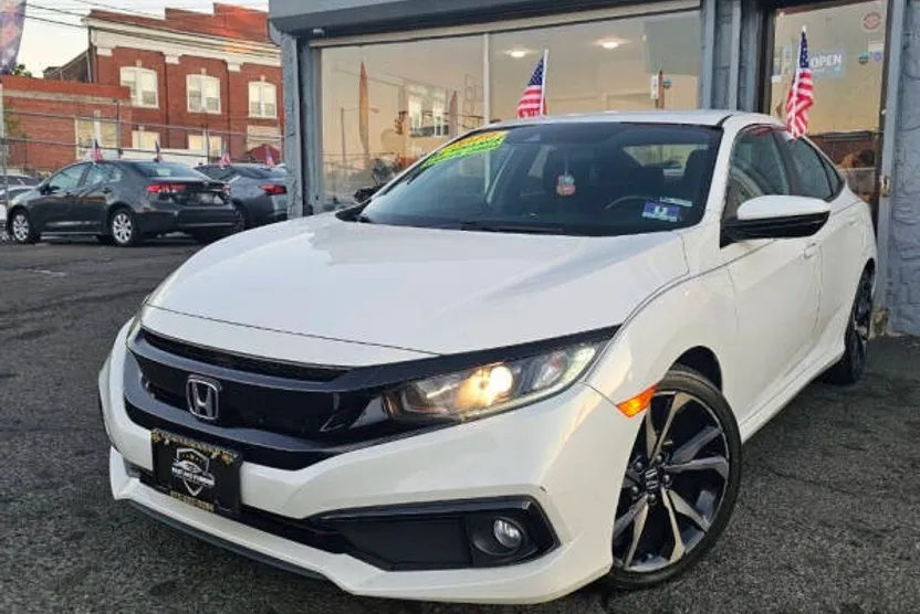 2019 Honda Civic Sport photo 1