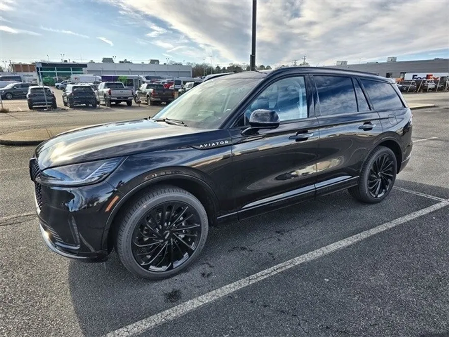 2025 Lincoln Aviator Reserve photo 1