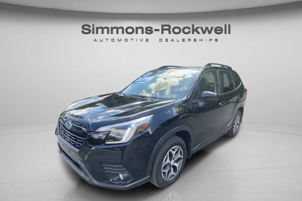 2023 Subaru Forester Premium photo 1