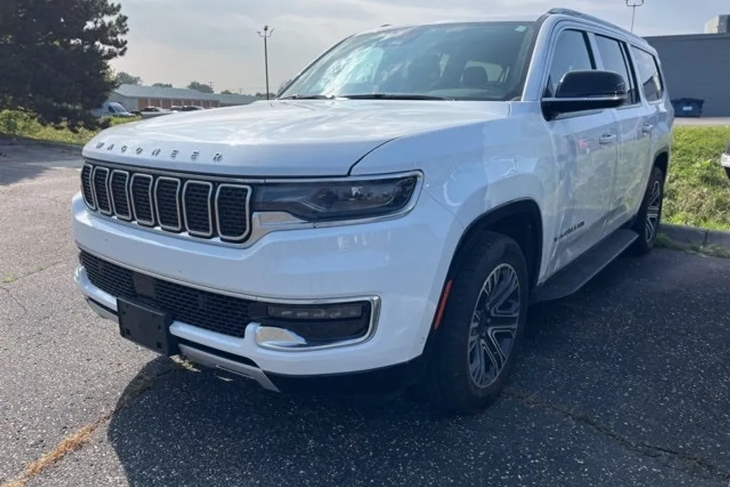 2023 Jeep Wagoneer L Series II photo 1