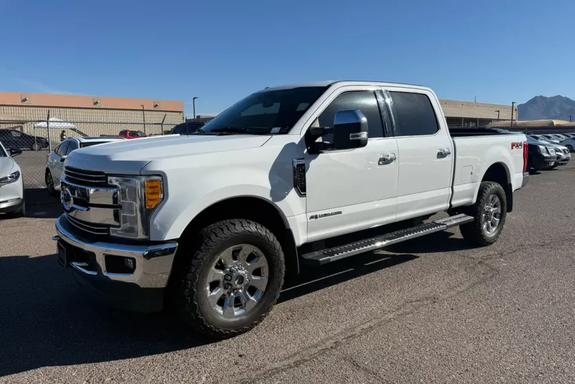 2017 Ford F-250 Lariat photo 1