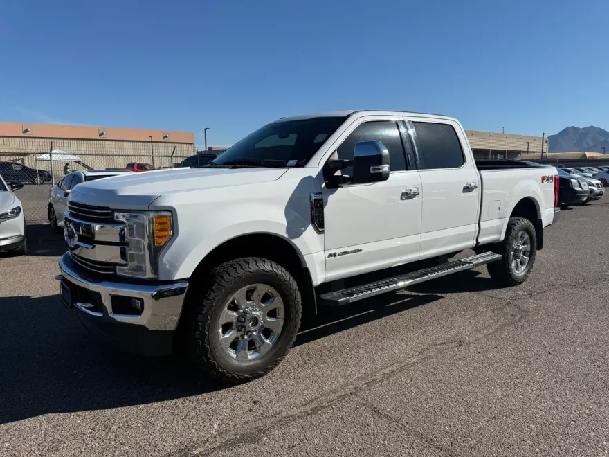 2017 Ford F-250 Lariat photo 1