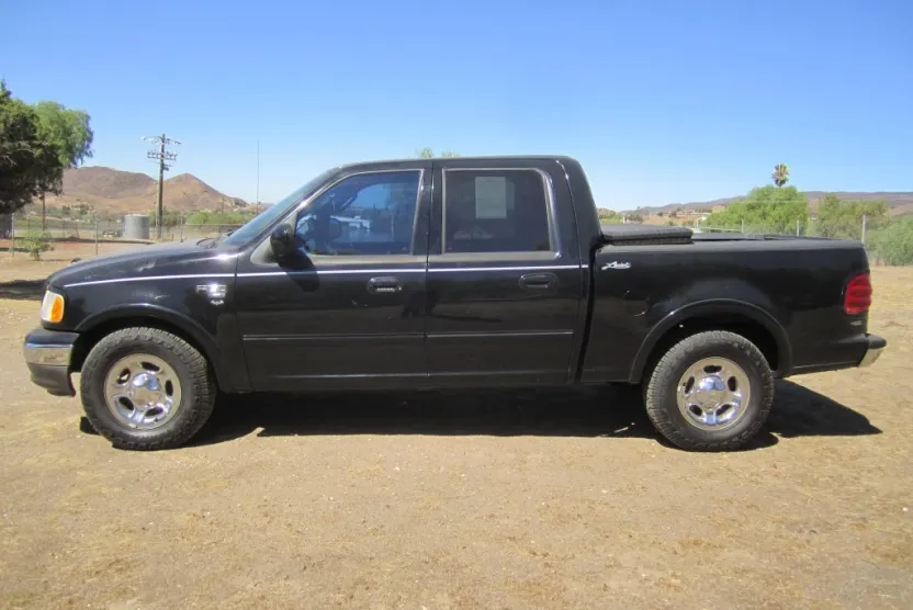 2014 Ford Explorer Base photo 1