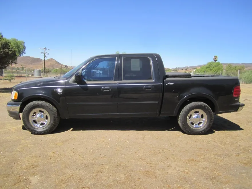 2014 Ford Explorer Base photo 1