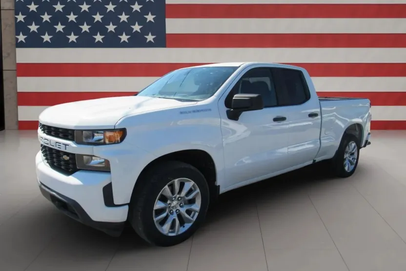 2019 Chevrolet Silverado 1500 Custom photo 1