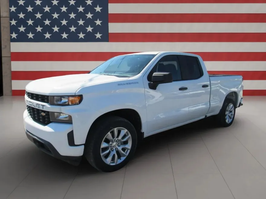 2019 Chevrolet Silverado 1500 Custom photo 1