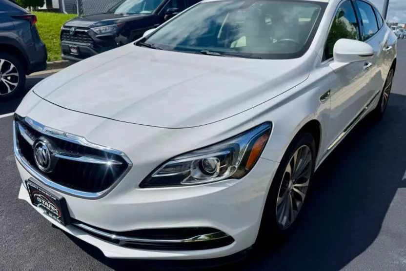2019 Buick LaCrosse Preferred photo 1