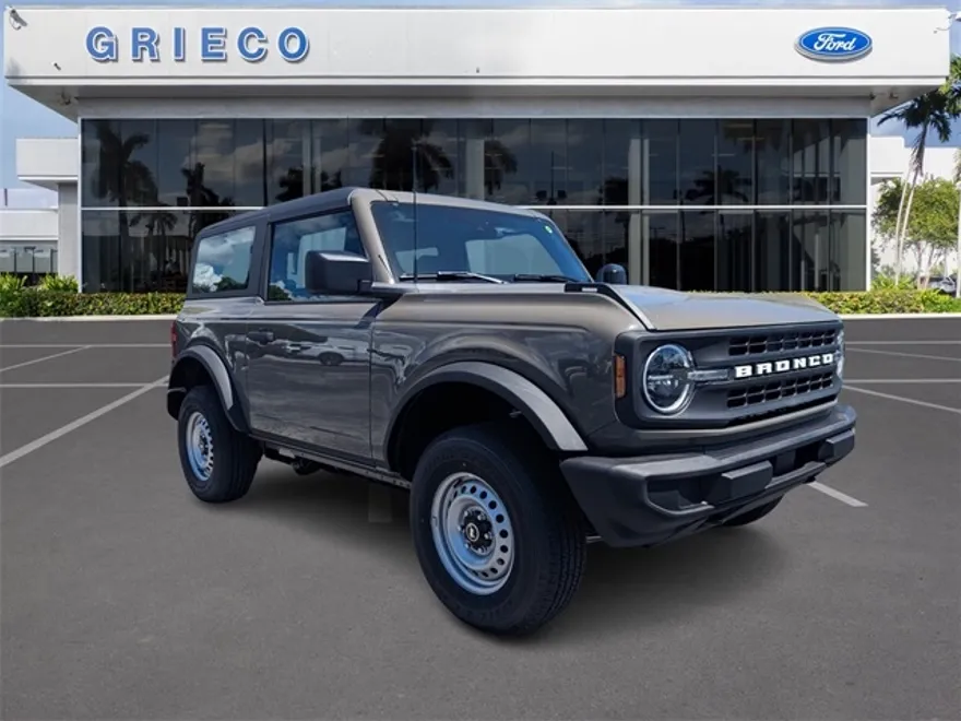 2025 Ford Bronco Base photo 1