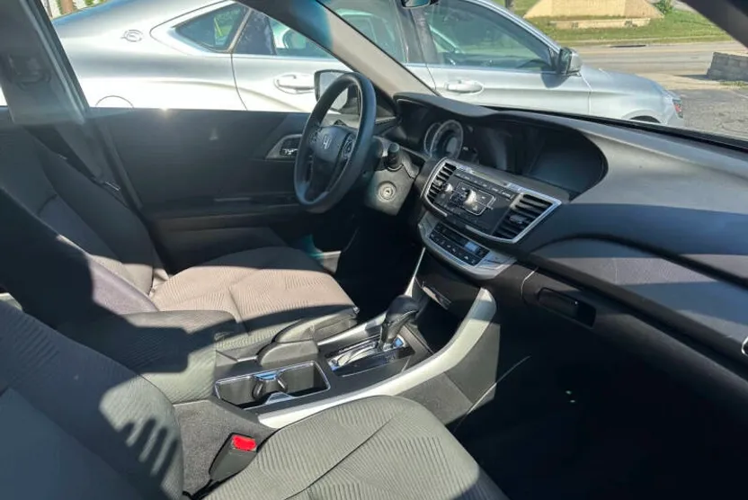 2015 Honda Accord LX photo 1