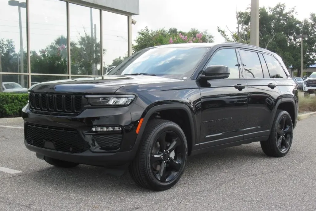 2025 Jeep Grand Cherokee Limited photo 1