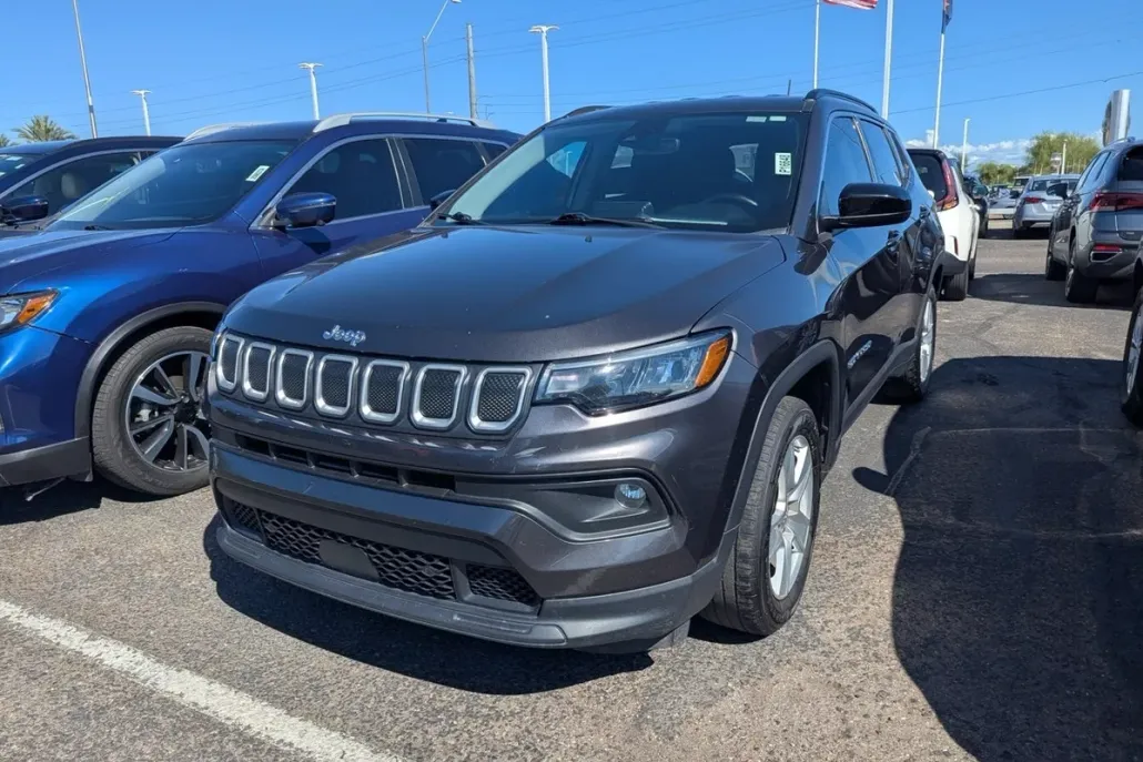 2022 Jeep Compass Latitude photo 1