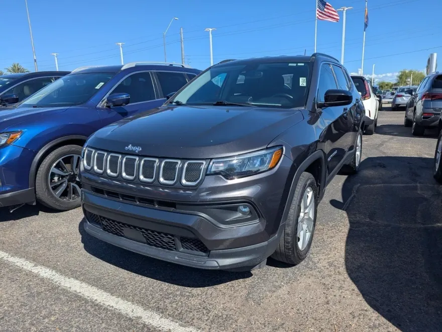 2022 Jeep Compass Latitude photo 1