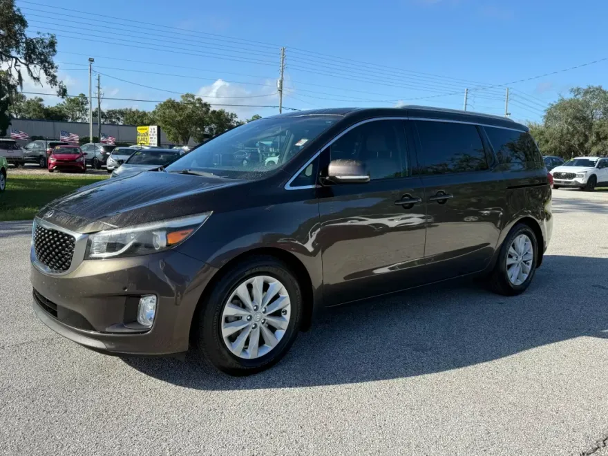 2018 Kia Sedona SX photo 1