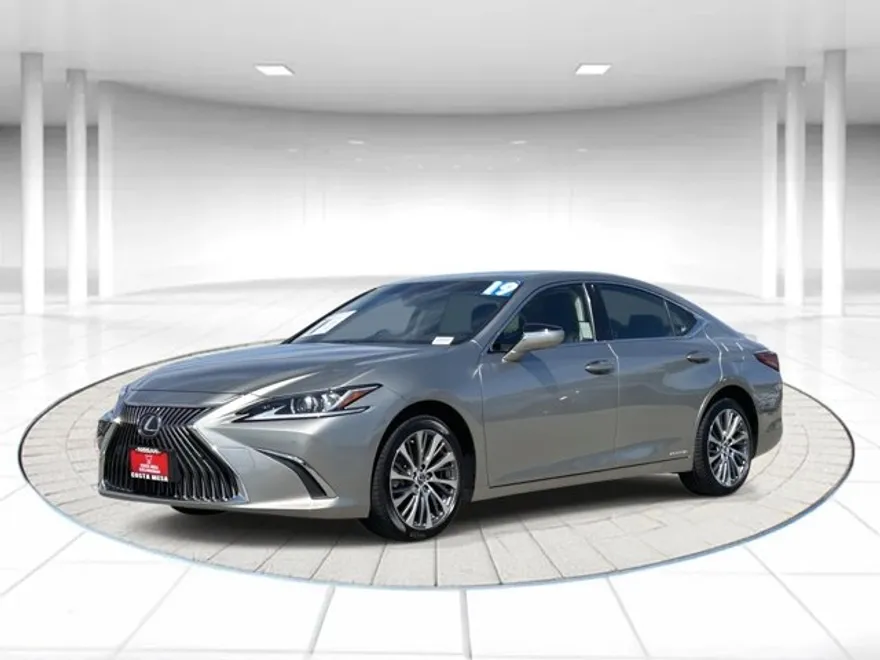 2019 Lexus ES 300h photo 1