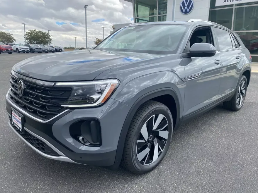 2026 Volkswagen Atlas Cross Sport SE Technology photo 1