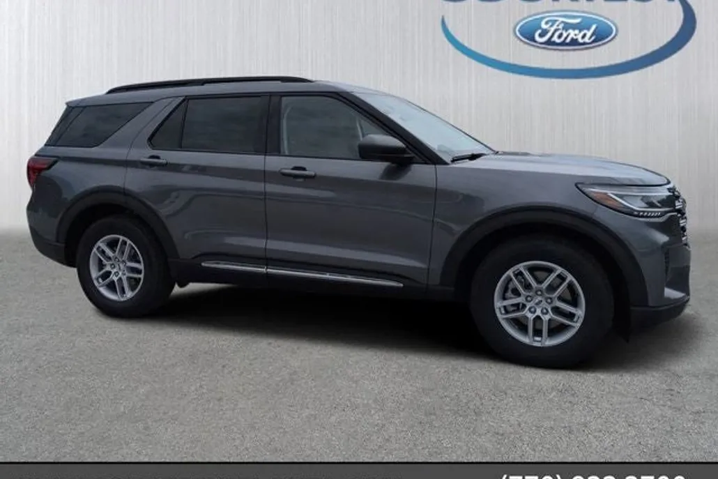 2025 Ford Explorer photo 1