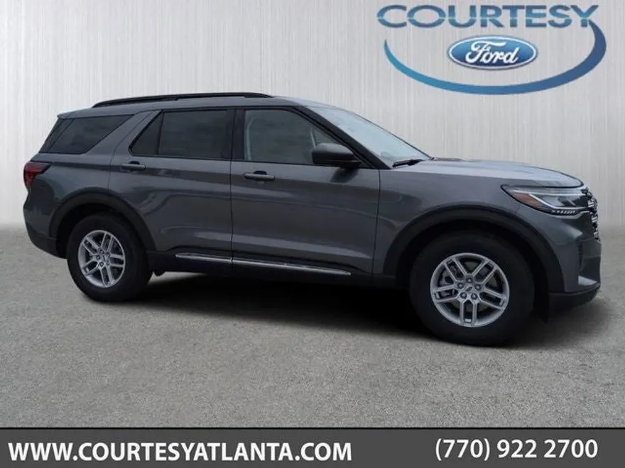 2025 Ford Explorer photo 1