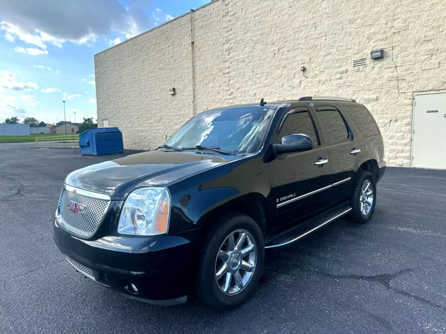 2009 Gmc Yukon Denali photo 1