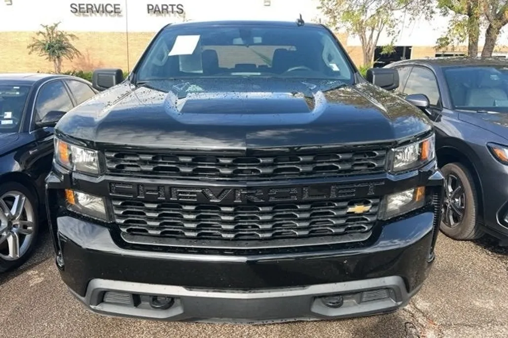 2022 Chevrolet Silverado 1500 Custom photo 1