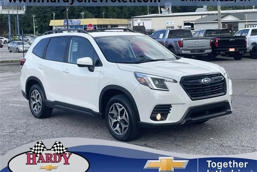 2023 Subaru Forester Premium photo 1