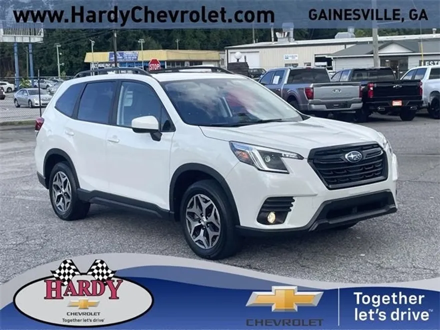 2023 Subaru Forester Premium photo 1