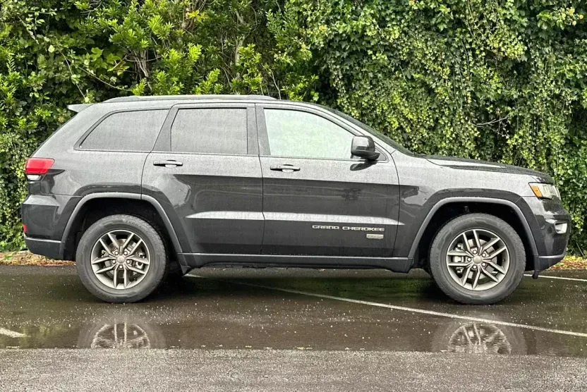 2016 Jeep Grand Cherokee Laredo photo 1