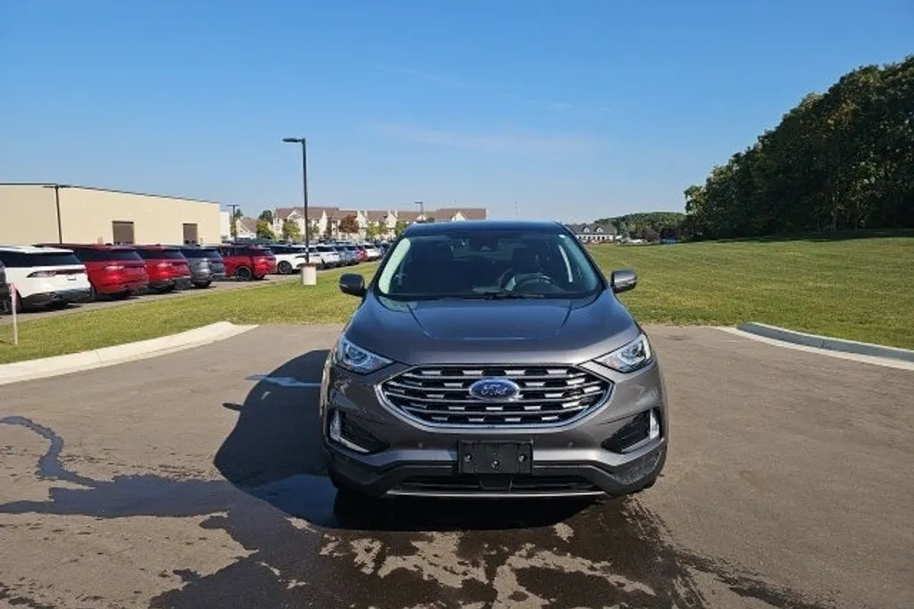 2021 Ford Edge Titanium photo 1