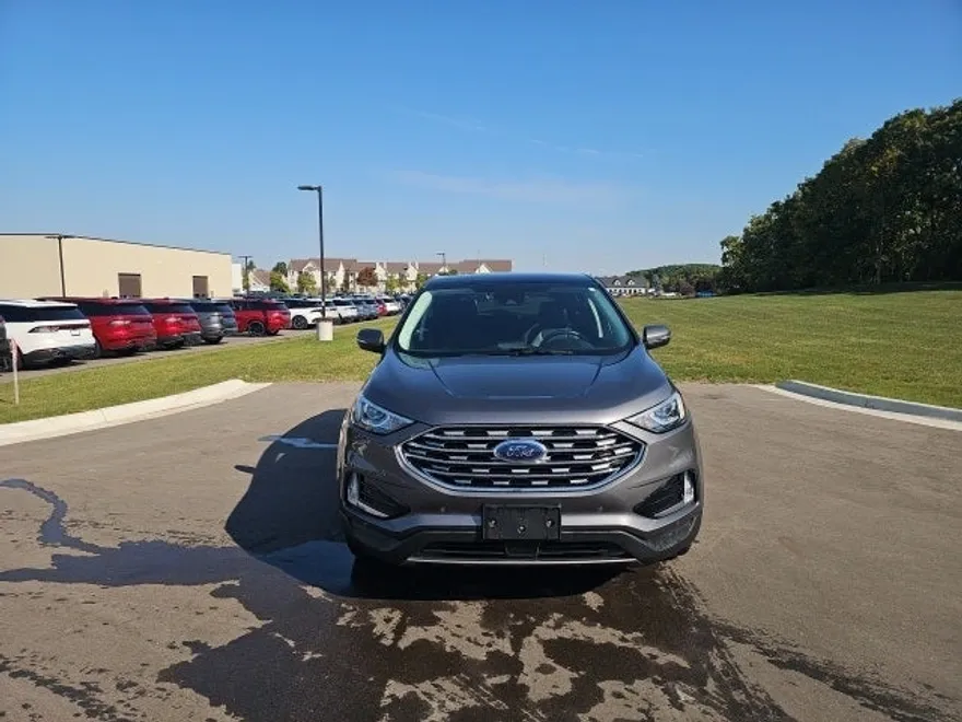 2021 Ford Edge Titanium photo 1