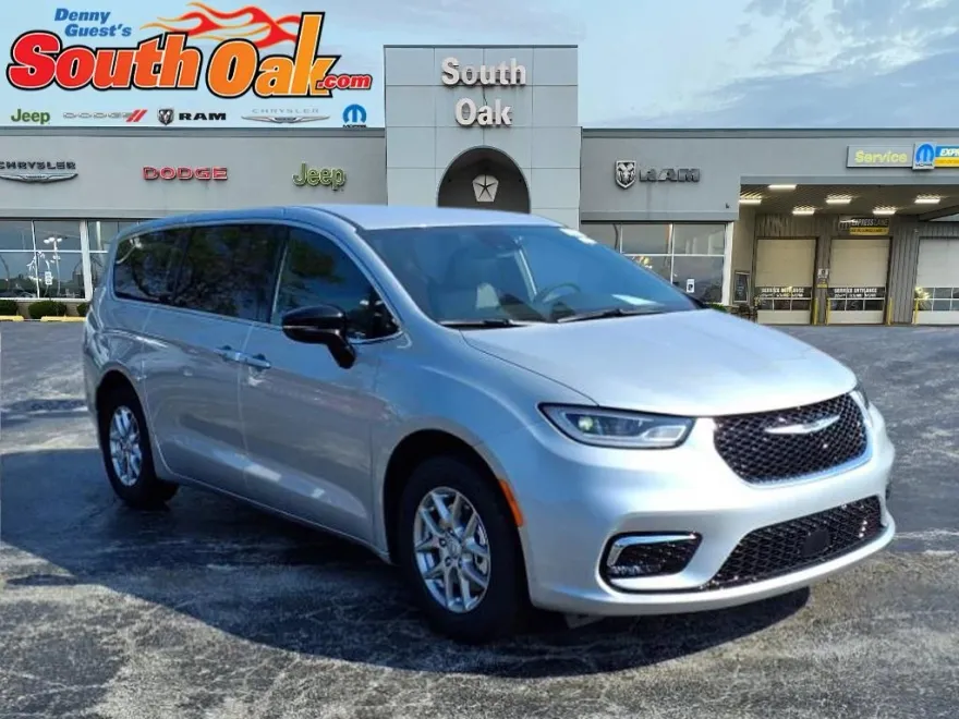 2026 Chrysler Pacifica photo 1