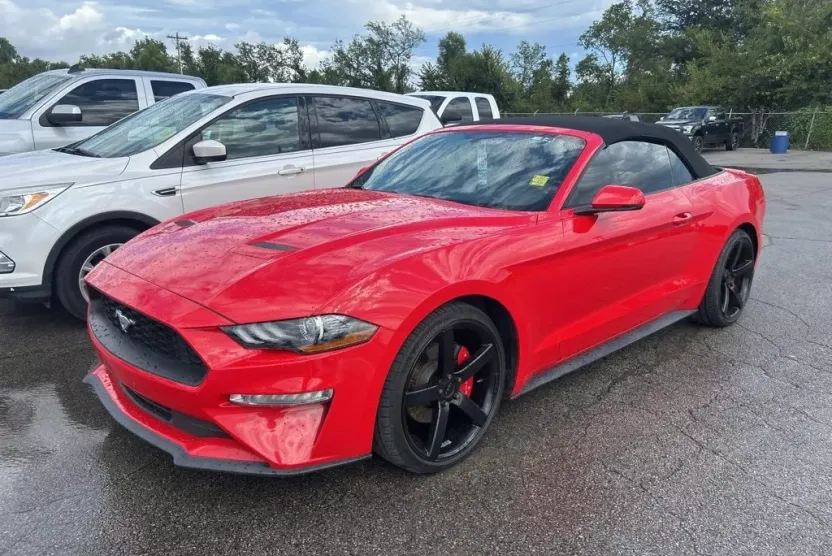 2018 Ford Mustang Convertible photo 1