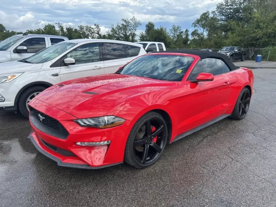 2018 Ford Mustang Convertible photo 1