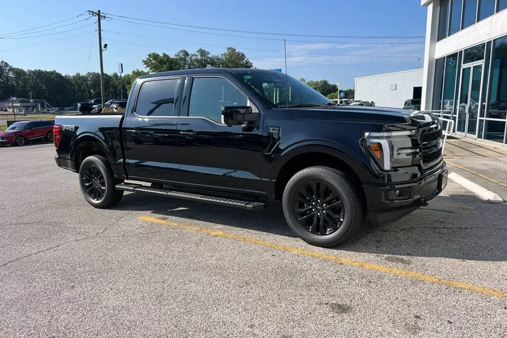 2025 Ford F-150 Lariat photo 1