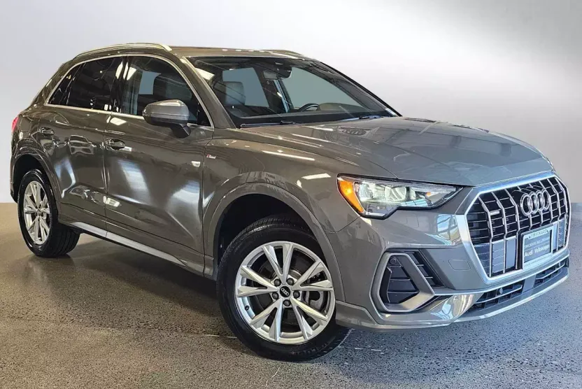 2022 Audi Q3 S line Premium 45 TFSI photo 1