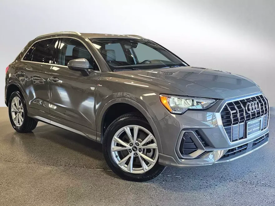 2022 Audi Q3 S line Premium 45 TFSI photo 1