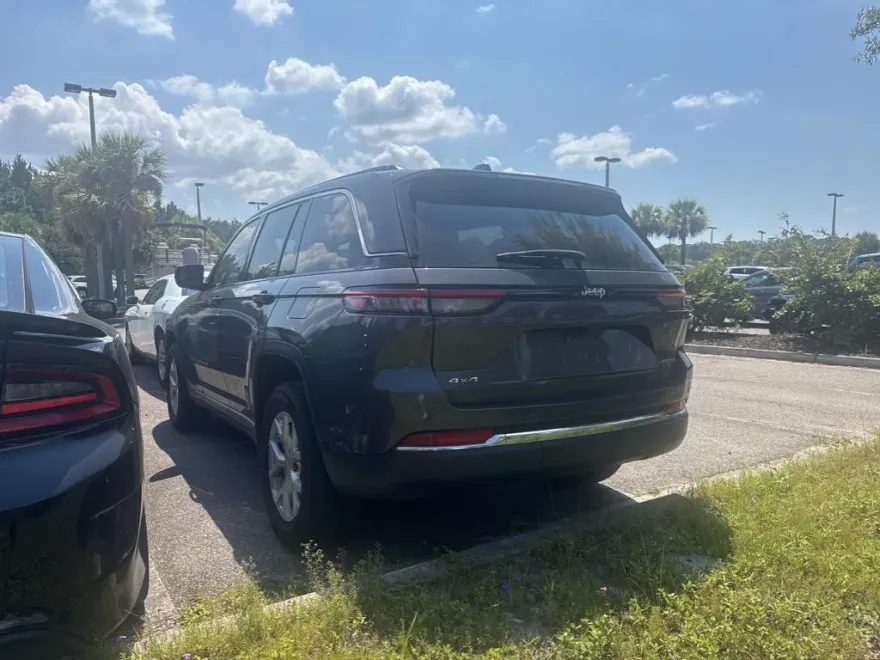 2023 Jeep Grand Cherokee Limited photo 1