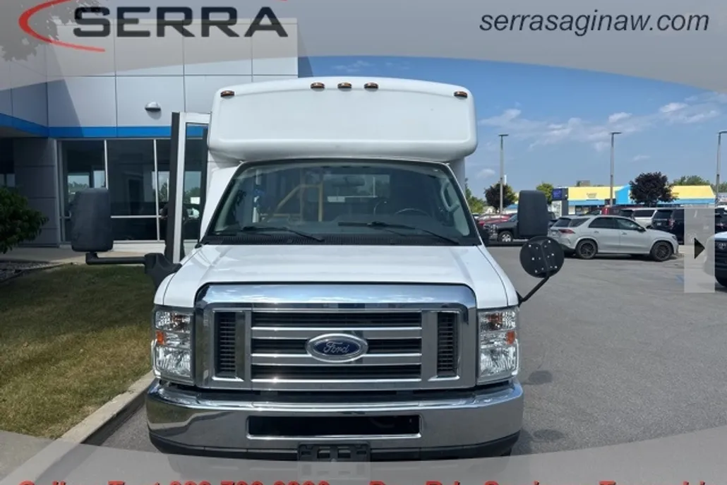 2017 Ford E-350 photo 1