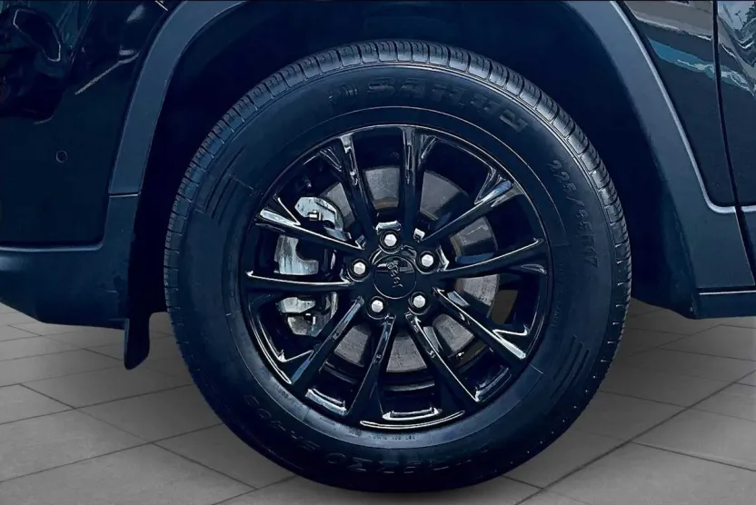 2023 Jeep Cherokee Altitude Lux photo 1