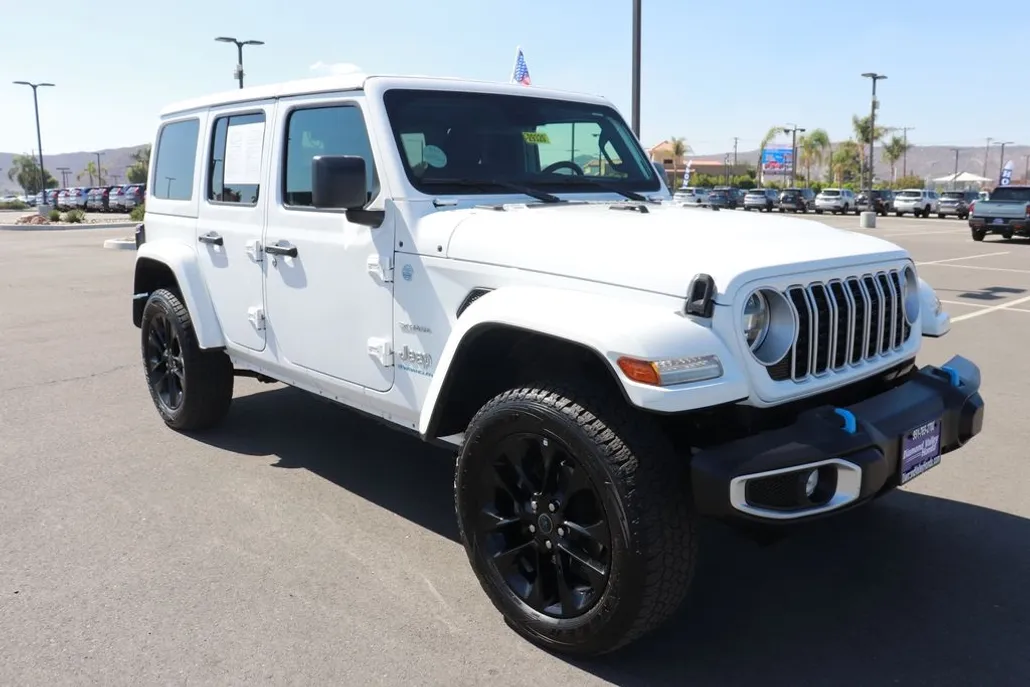 2024 Jeep Wrangler 4xe Sahara photo 1