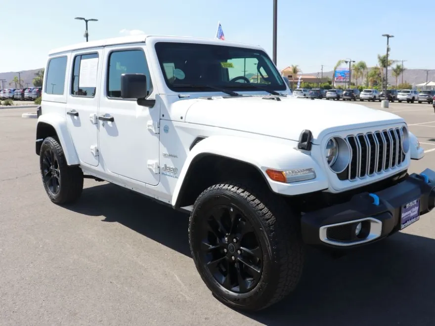 2024 Jeep Wrangler 4xe Sahara photo 1