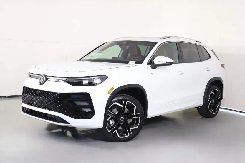2025 Volkswagen Tiguan SEL R-Line Black photo 1