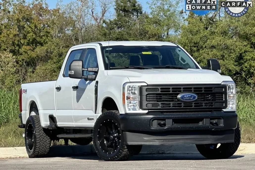 2023 Ford F-350 XL photo 1