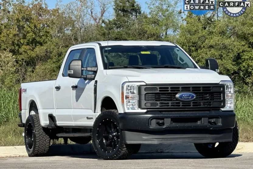 2023 Ford F-350 XL photo 1