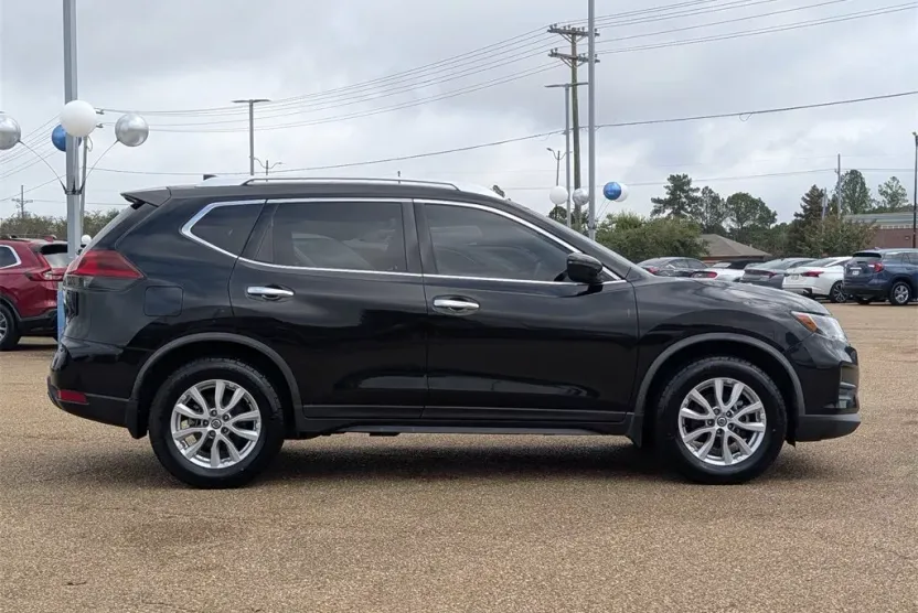 2020 Nissan Rogue S photo 1