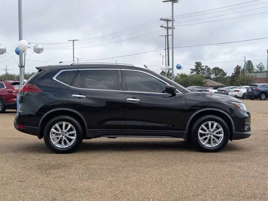 2020 Nissan Rogue S photo 1
