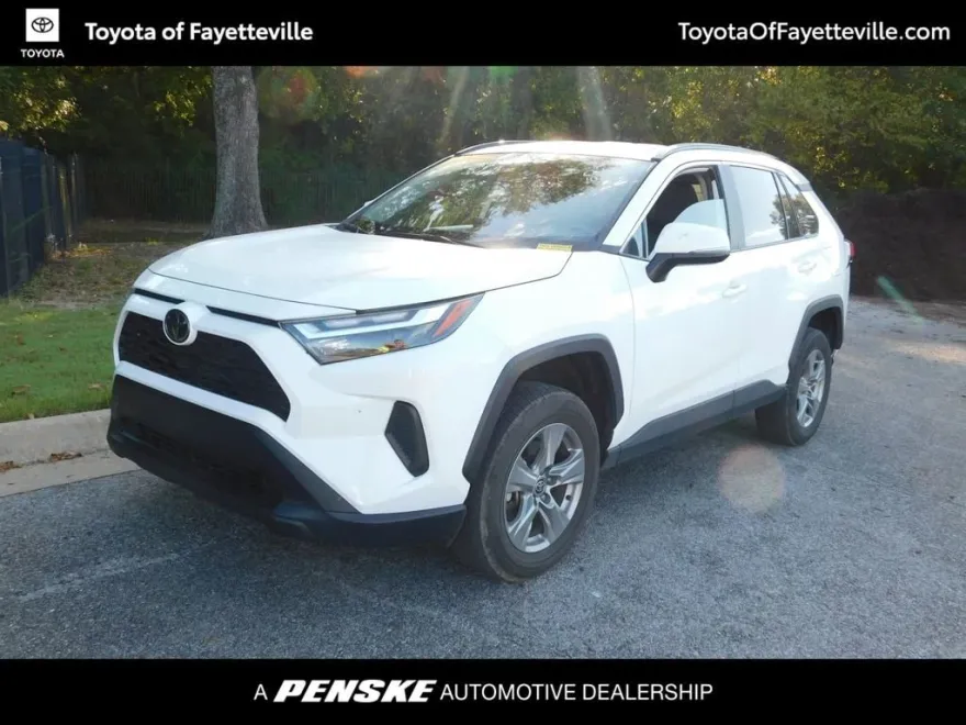 2024 Toyota RAV4 XLE photo 1