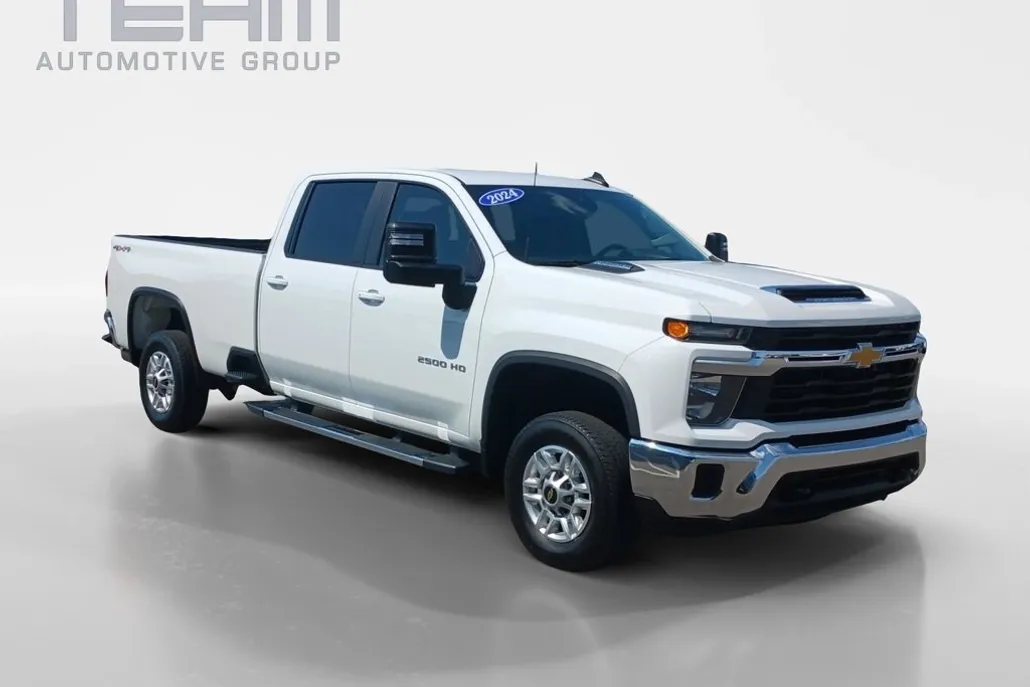 2024 Chevrolet Silverado 2500HD LT photo 1