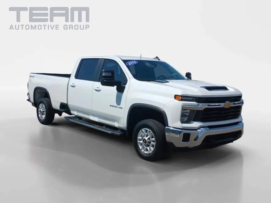 2024 Chevrolet Silverado 2500HD LT photo 1